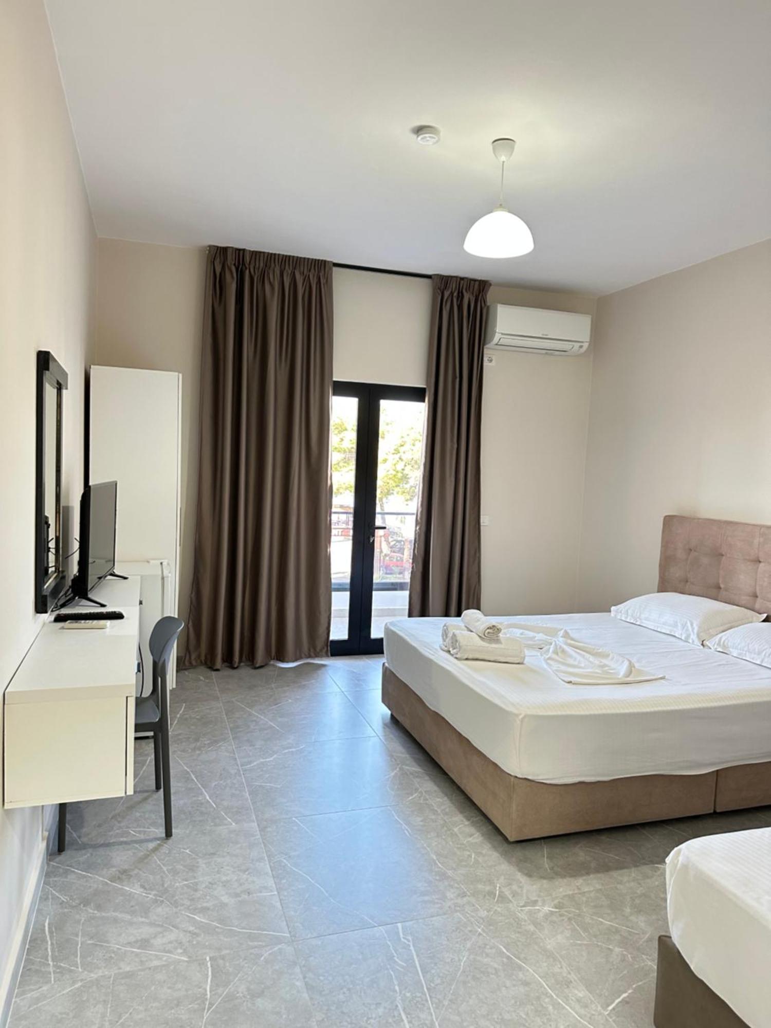 Molla Hotel Restorant Shëngjin Eksteriør billede