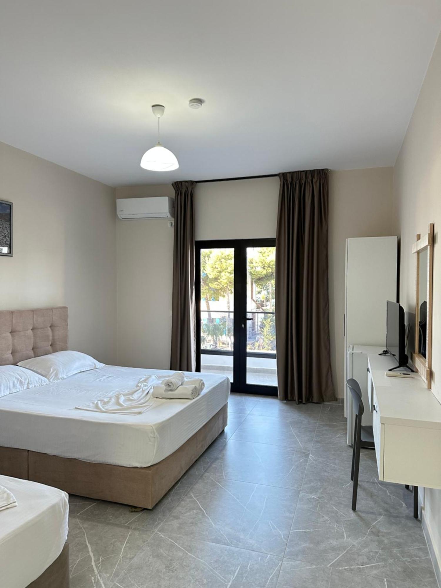 Molla Hotel Restorant Shëngjin Eksteriør billede