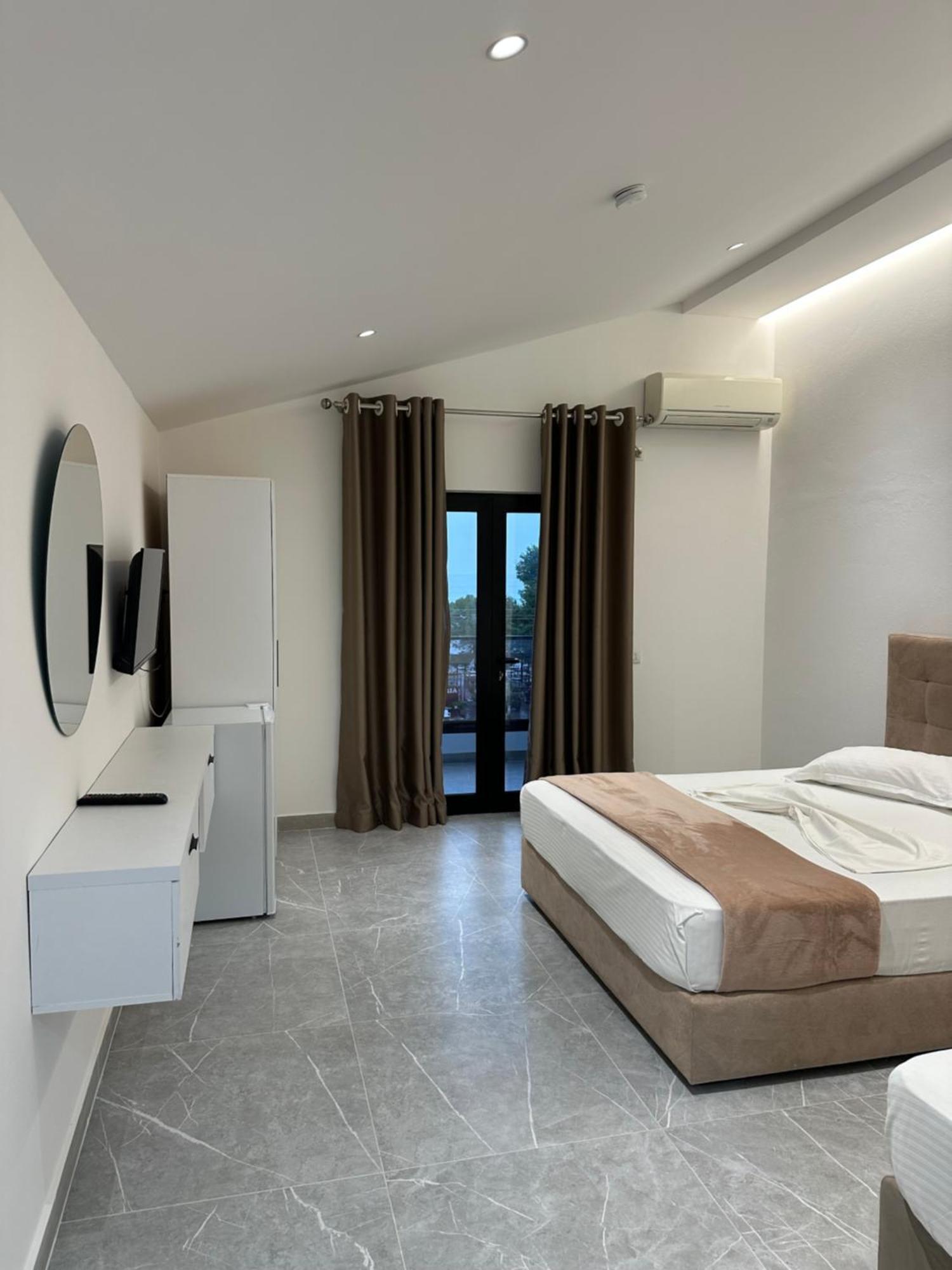 Molla Hotel Restorant Shëngjin Eksteriør billede